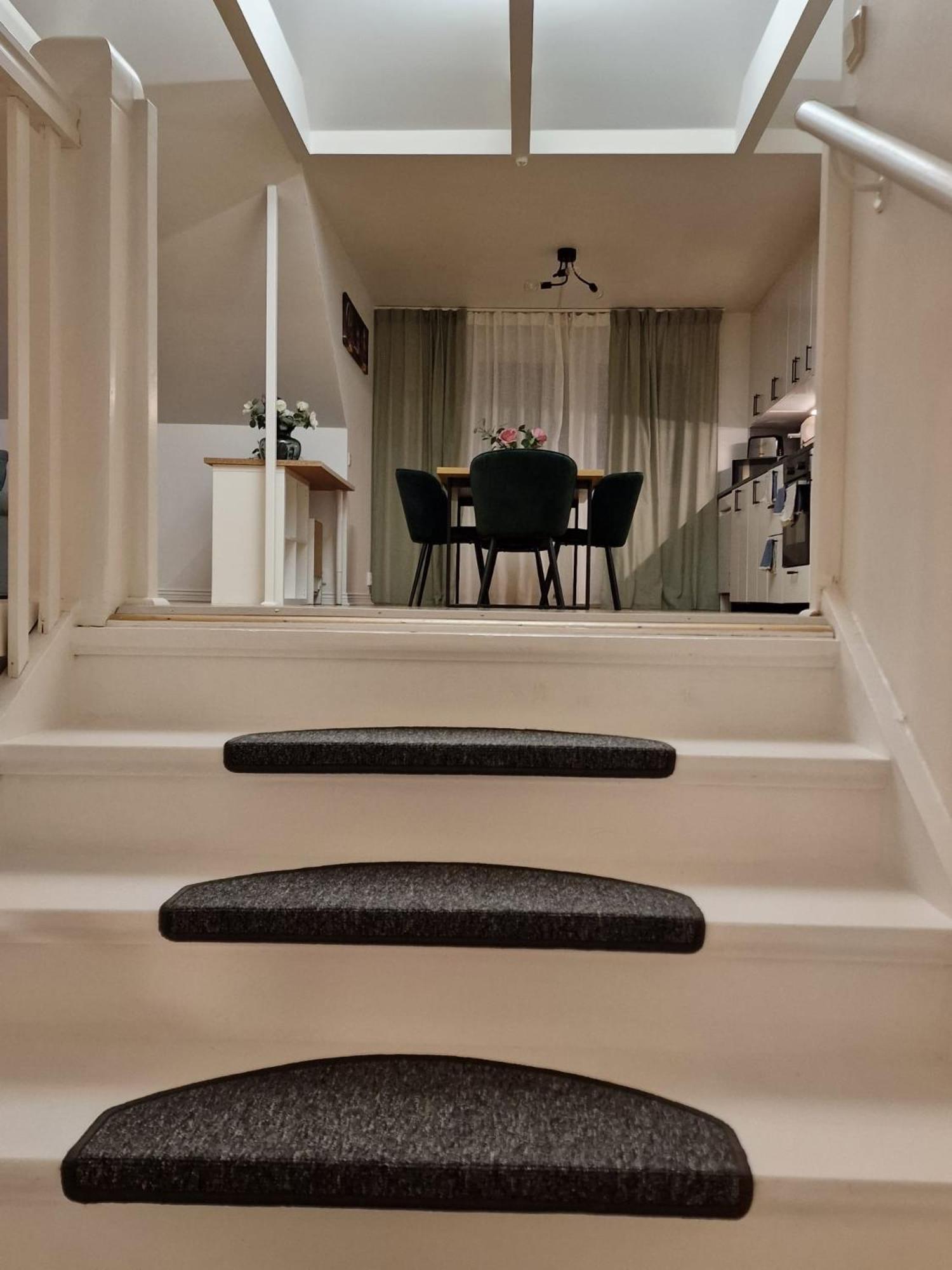Noah Longstay Apartment Västerås Buitenkant foto