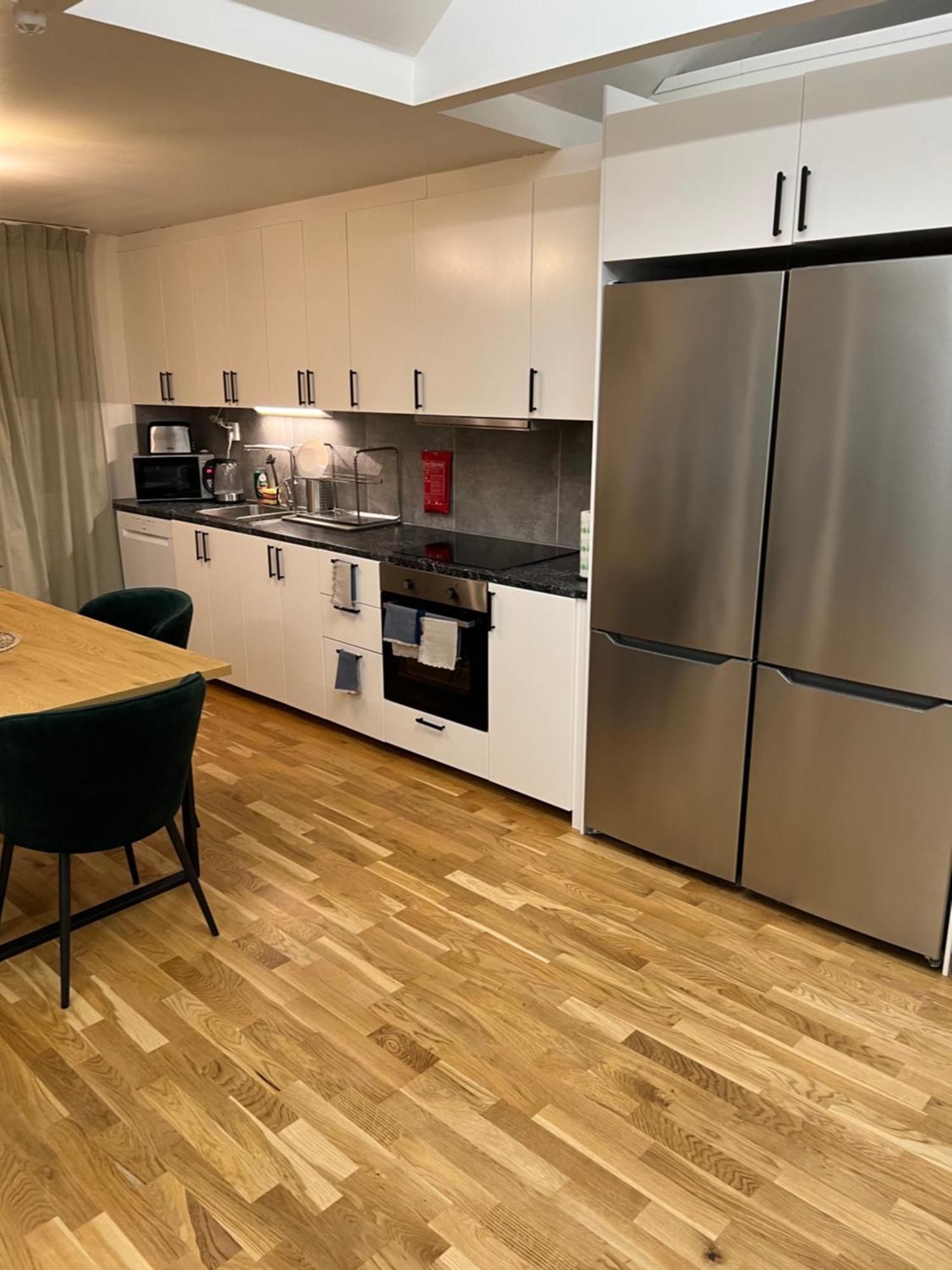 Noah Longstay Apartment Västerås Buitenkant foto