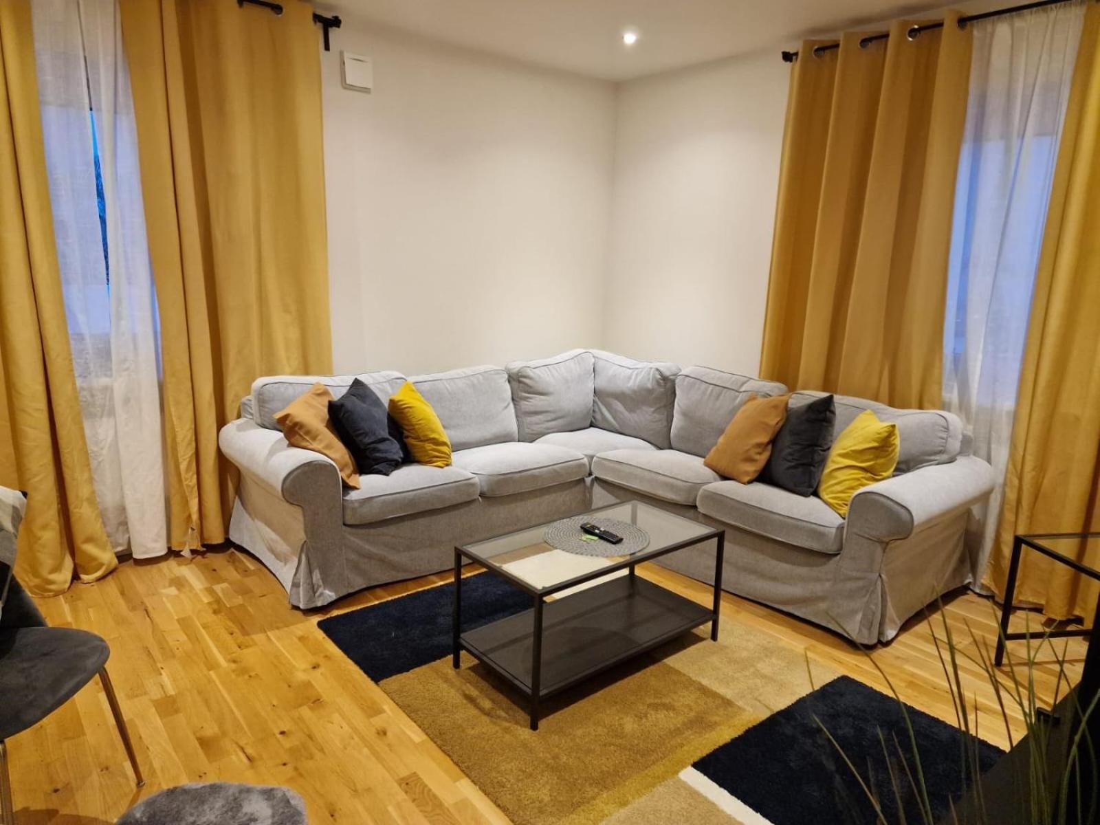 Noah Longstay Apartment Västerås Buitenkant foto