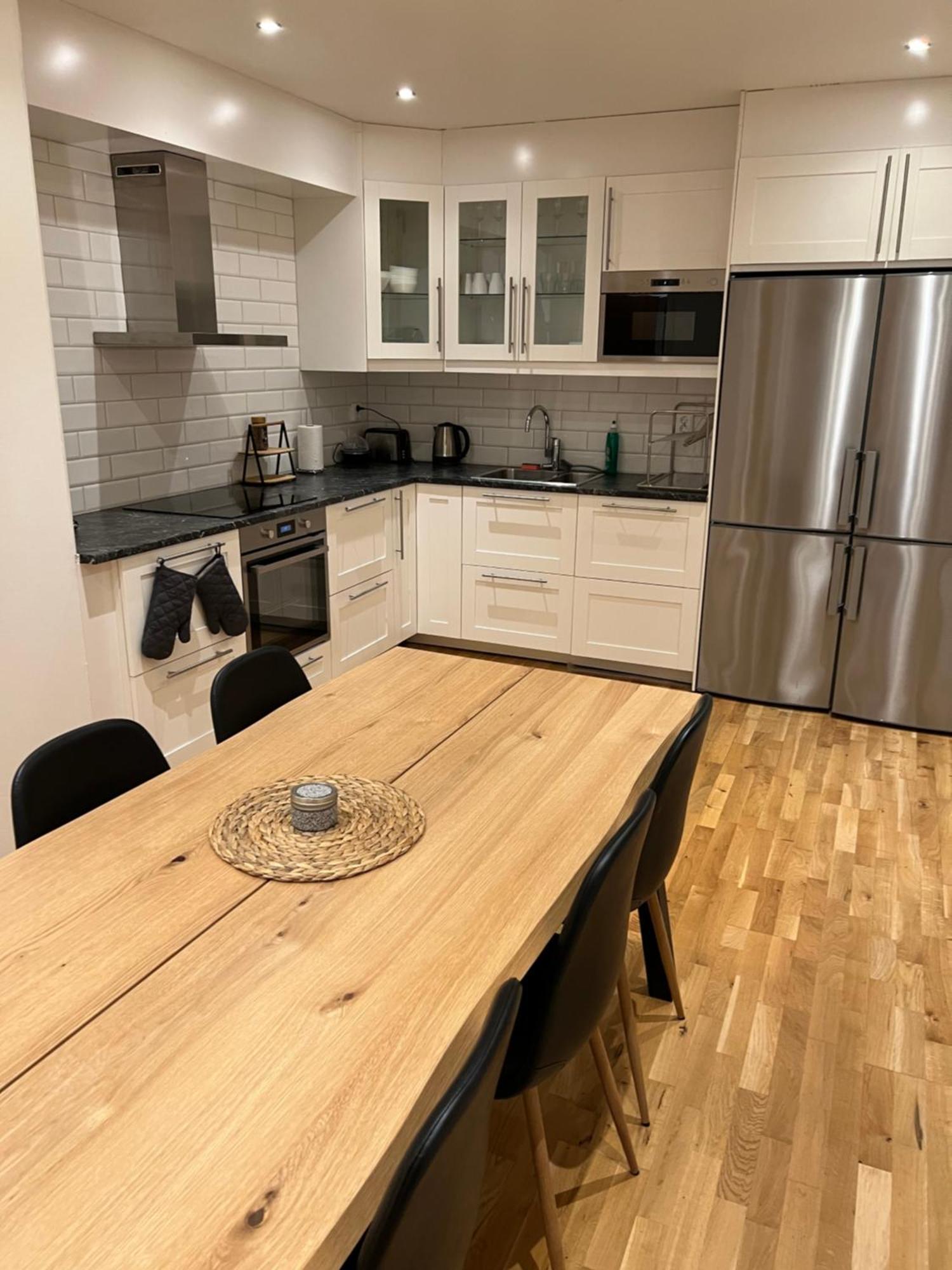 Noah Longstay Apartment Västerås Buitenkant foto